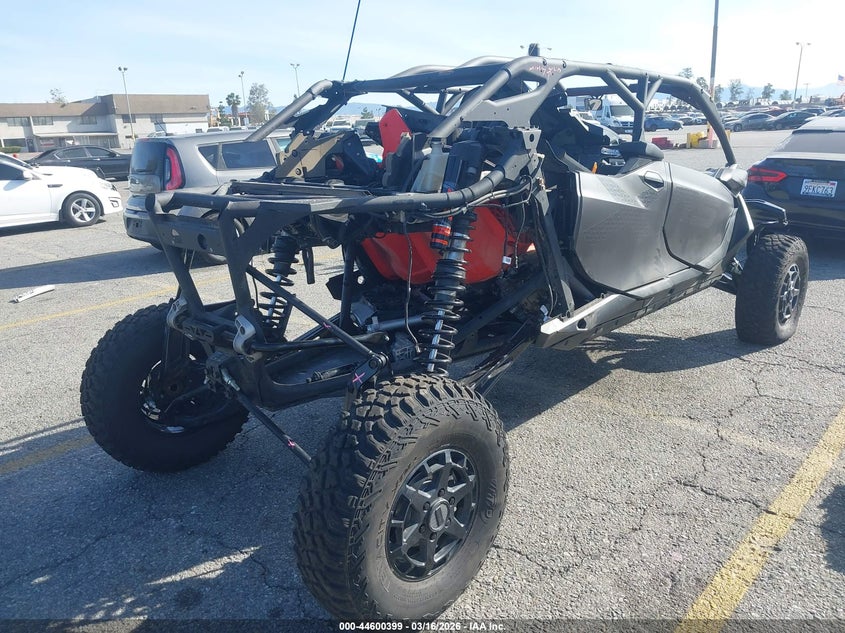 2025 CAN-AM MAVERICK R MAX auction photo 4