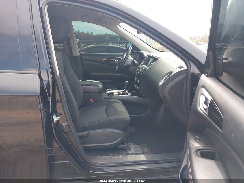 2018 Nissan Pathfinder Sv