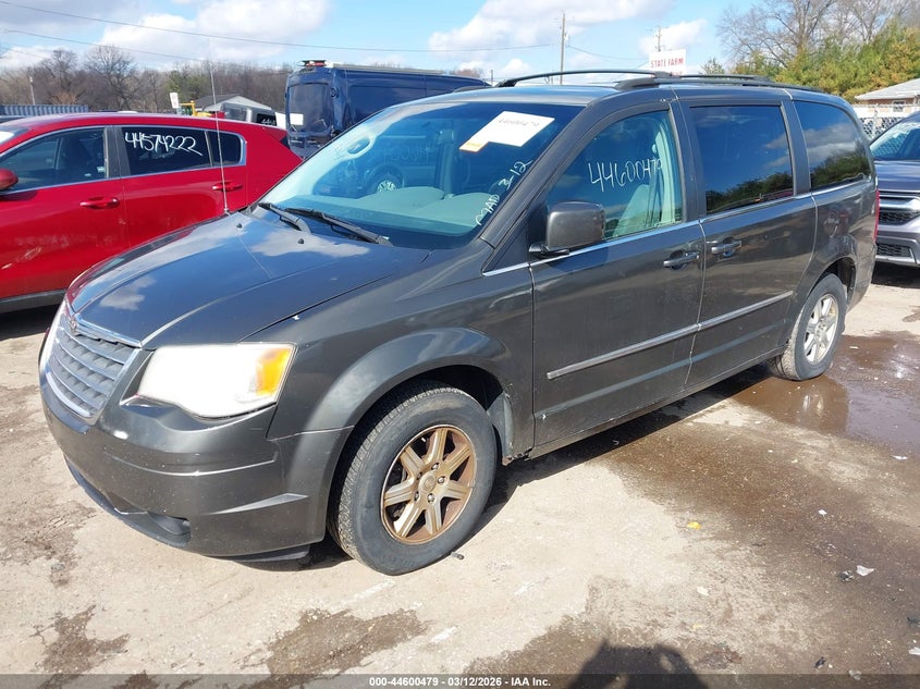 2010 Chrysler Town & Country Touring