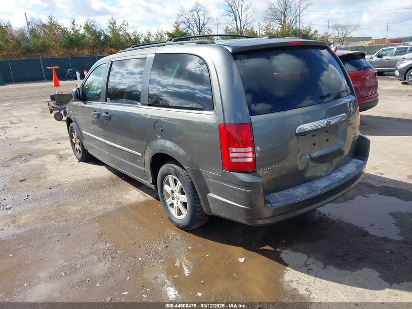 2010 Chrysler Town & Country Touring