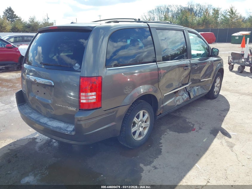 2010 Chrysler Town & Country Touring