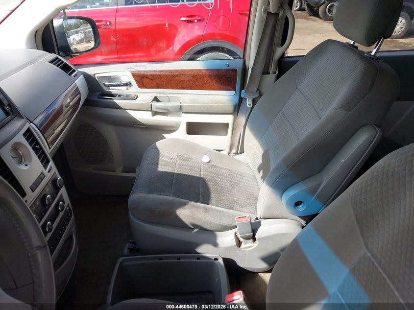 2010 Chrysler Town & Country Touring