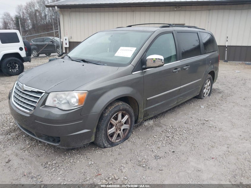 2010 Chrysler Town & Country Touring