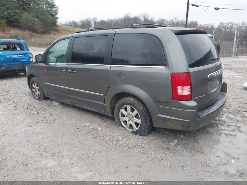 2010 Chrysler Town & Country Touring