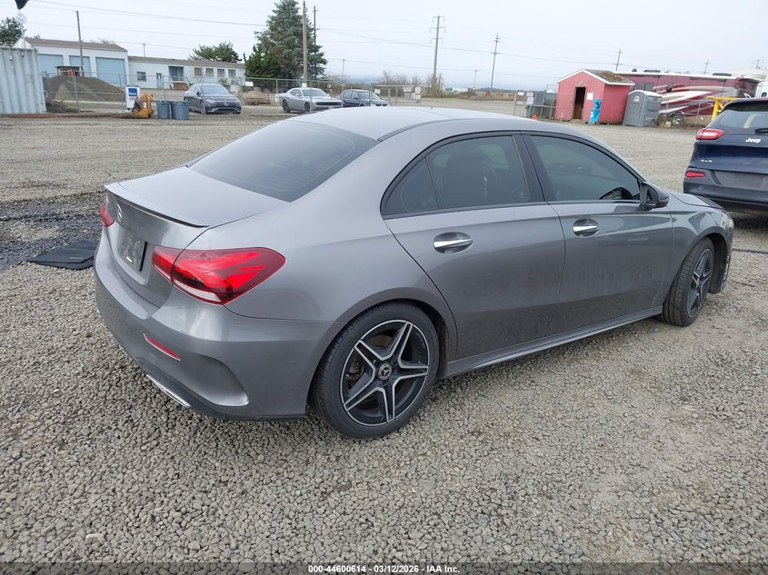 2019 Mercedes-Benz A 220