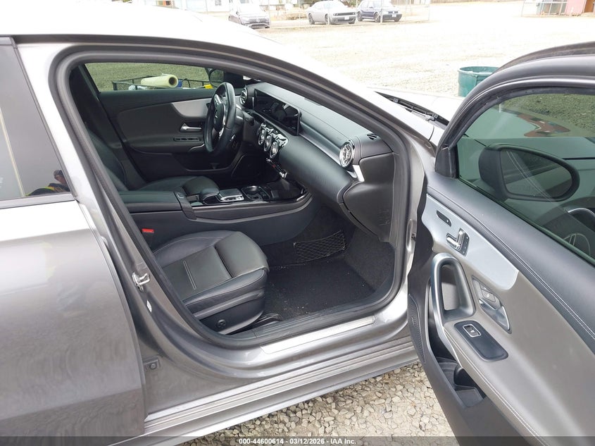 2019 Mercedes-Benz A 220