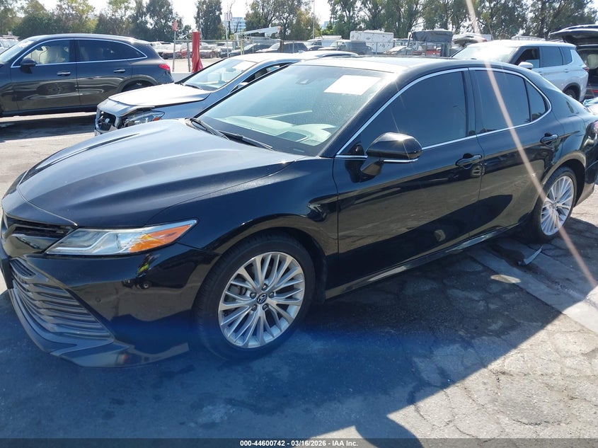 2018 TOYOTA CAMRY auction photo 2