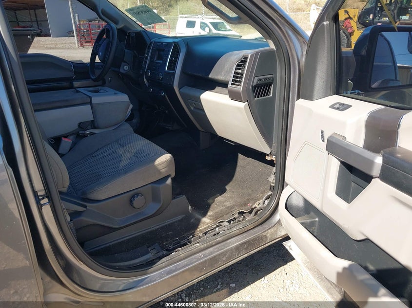 2015 FORD F-150 auction photo 5