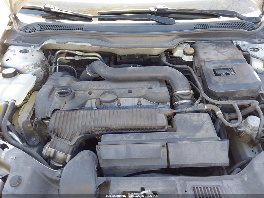 2011 Volvo S40 T5/T5 R-Design VIN: YV1672MS8B2532093 Lot: 44600895