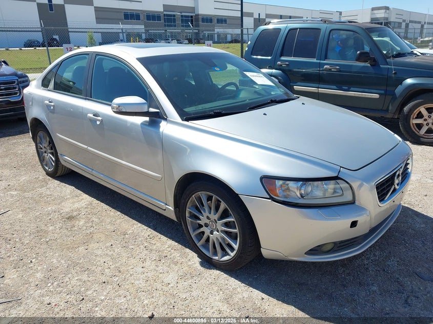 2011 Volvo S40 T5/T5 R-Design VIN: YV1672MS8B2532093 Lot: 44600895