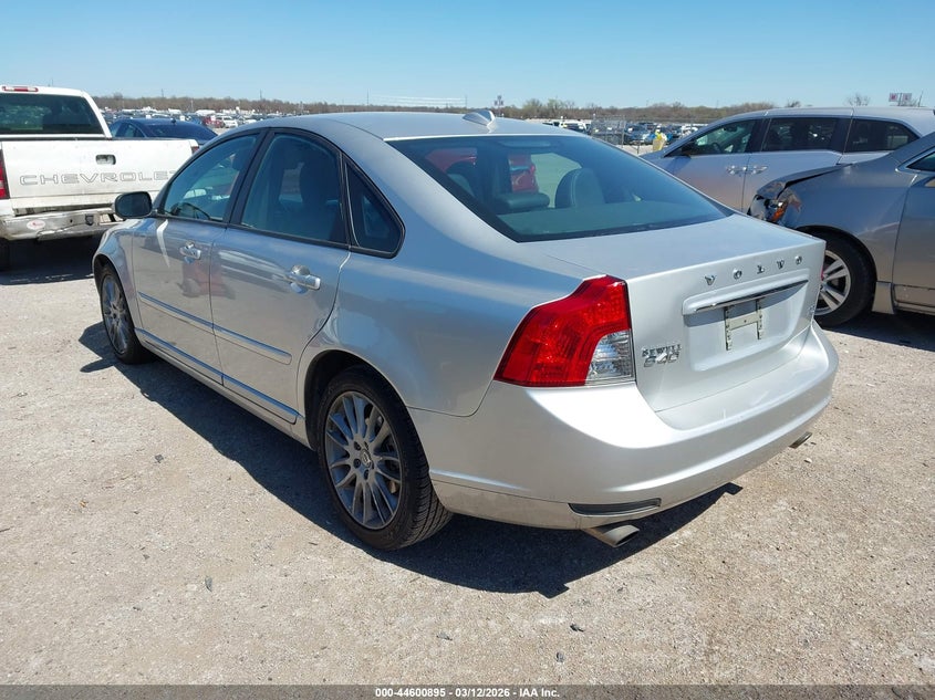2011 Volvo S40 T5/T5 R-Design VIN: YV1672MS8B2532093 Lot: 44600895