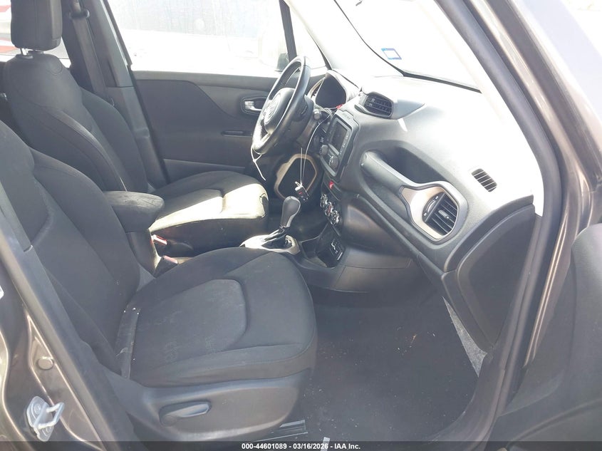 2017 Jeep Renegade Latitude Fwd