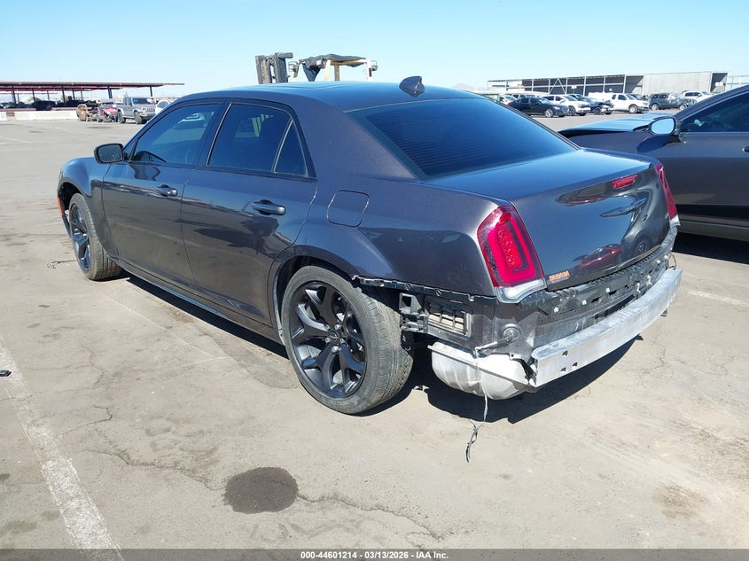 Vin: 2c3ccadg1nh116123, lot: 45098142, chrysler 300 touring l 20223