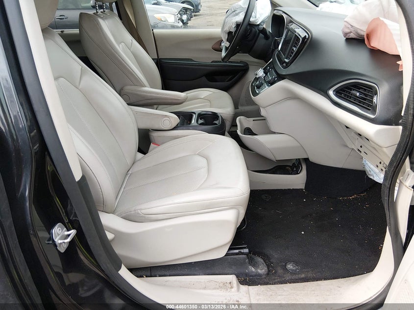 2021 Chrysler Voyager Lxi