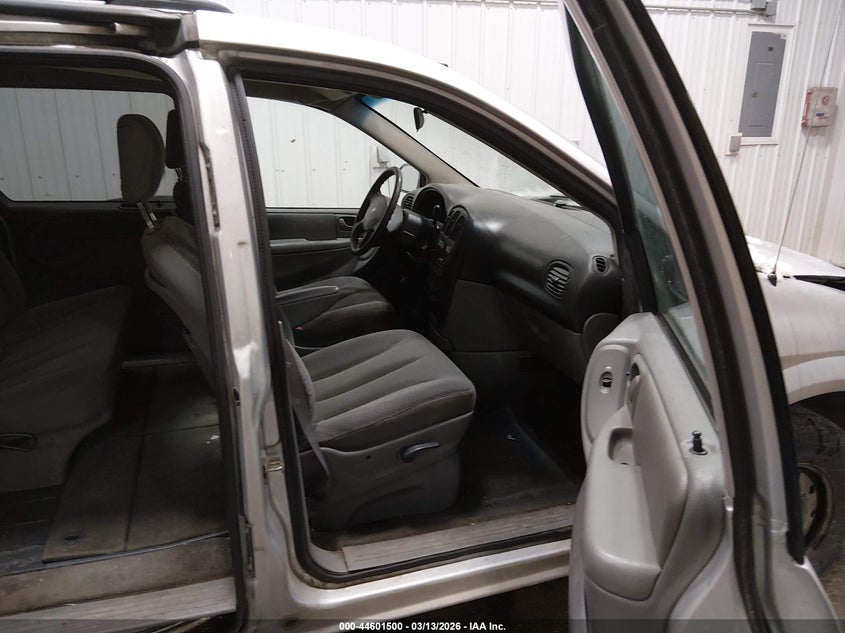 2005 DODGE GRAND CARAVAN auction photo 5