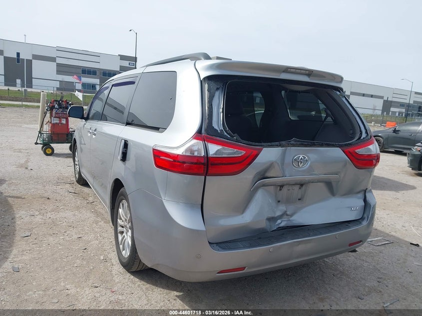 2015 Toyota Sienna Xle Premium 8 Passenger