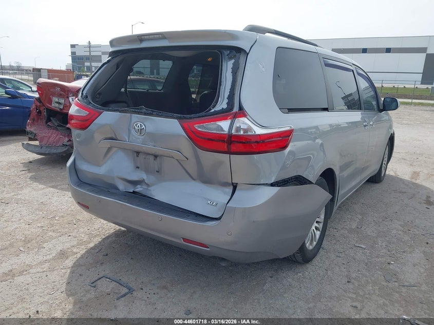 2015 Toyota Sienna Xle Premium 8 Passenger