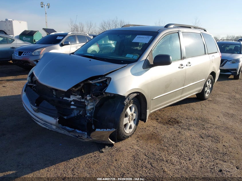 2005 Toyota Sienna Le