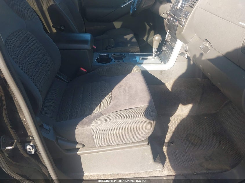 2011 Nissan Pathfinder Sv