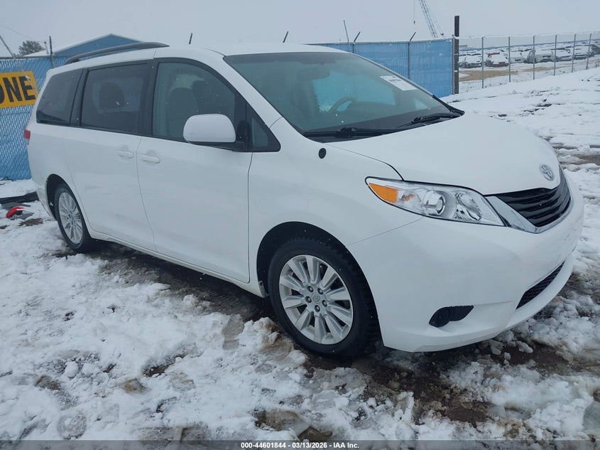 2014 Toyota Sienna Le 7 Passenger