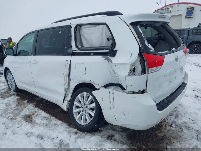 2014 Toyota Sienna Le 7 Passenger