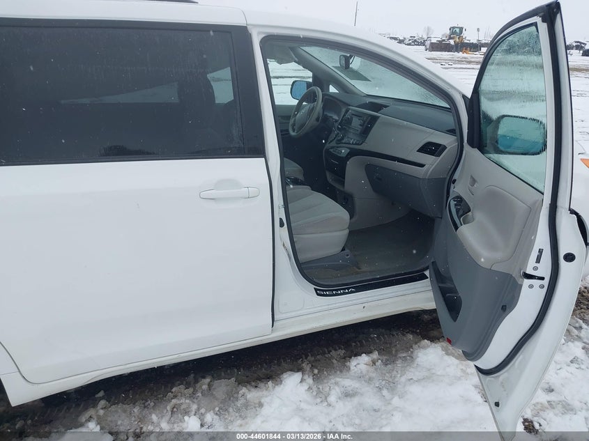 2014 Toyota Sienna Le 7 Passenger