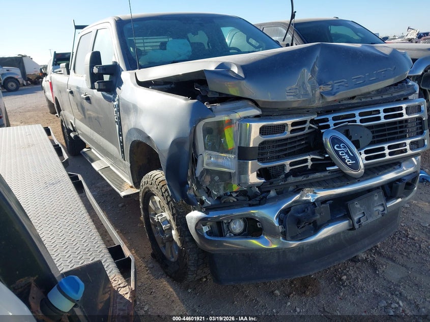2024 FORD F-350 XLT