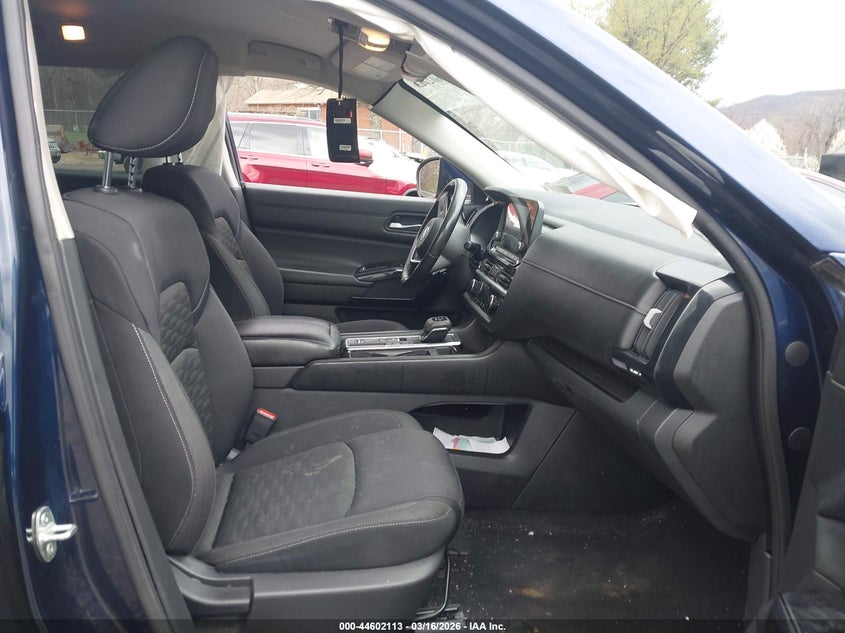 2022 Nissan Pathfinder Sv 2Wd