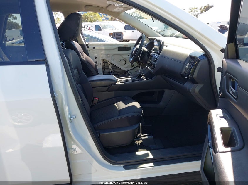 2024 Nissan Pathfinder S Fwd