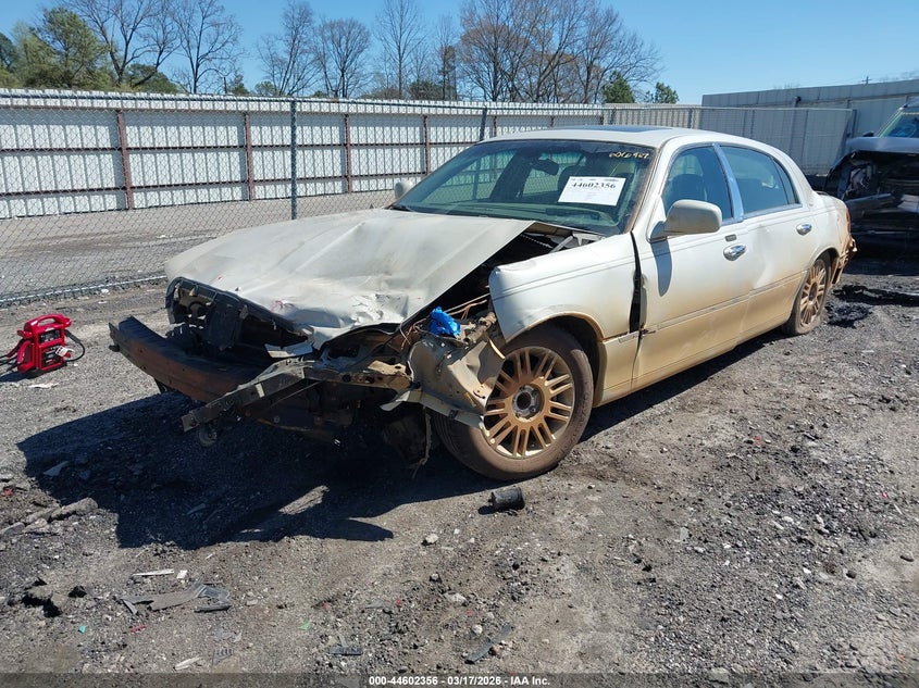 2006 Lincoln Town Car Designer Series