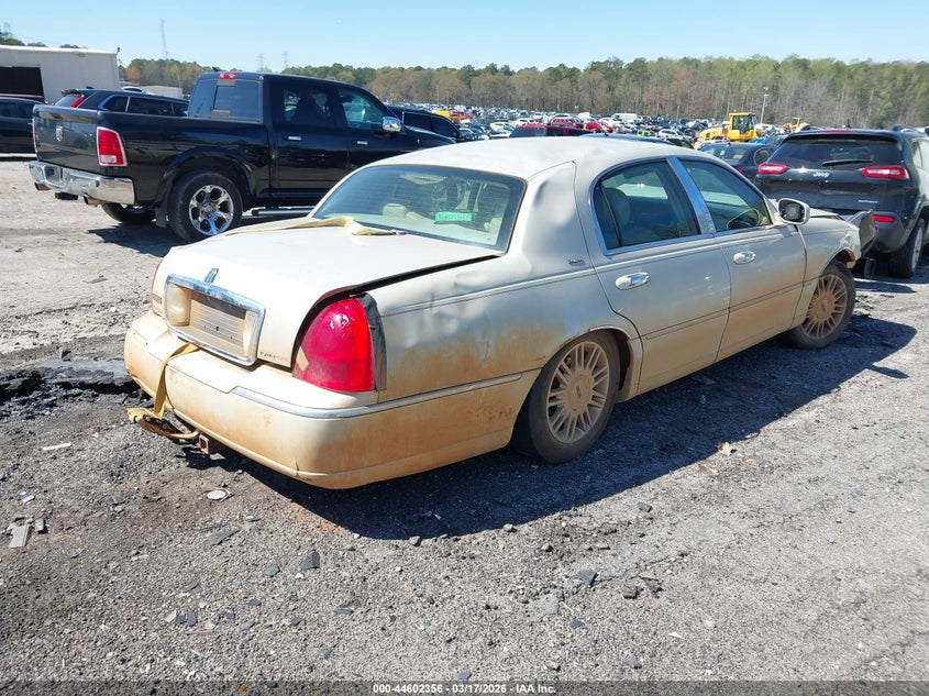 2006 Lincoln Town Car Designer Series