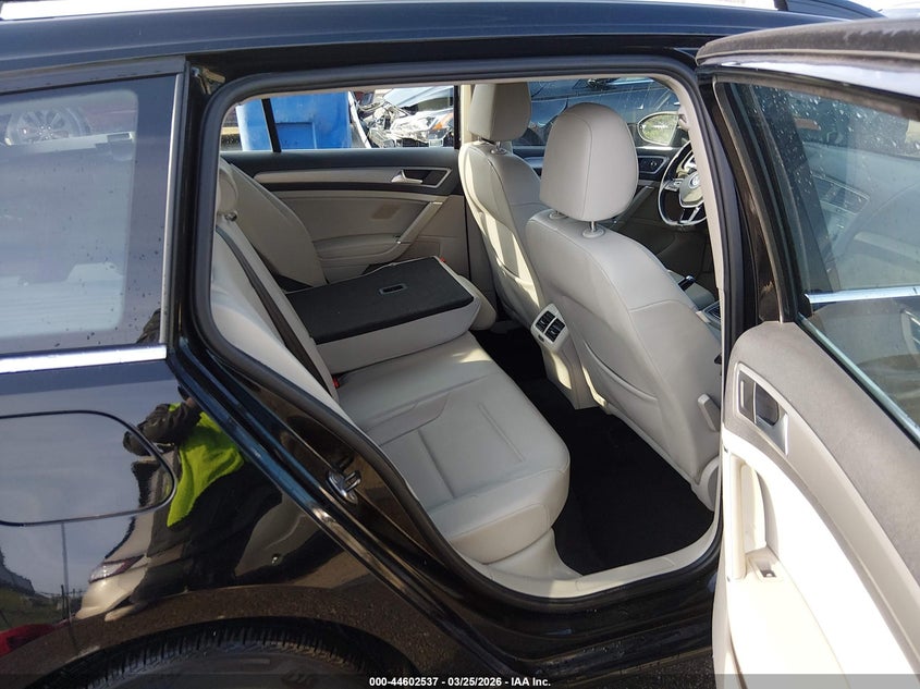 2015 Volkswagen Golf Sportwagen Tdi S 4-Door VIN: 3VWFA7AU8FM504977 Lot: 44602537