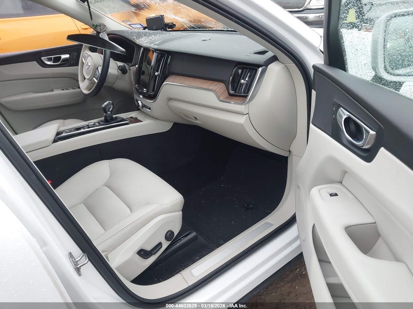 2021 Volvo Xc60 T5 Momentum