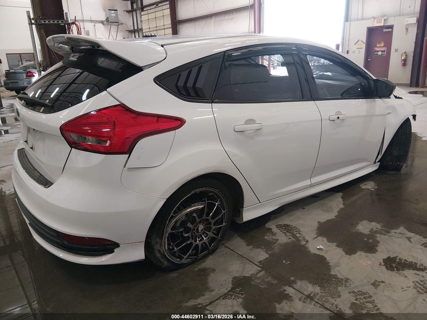 2018 FORD FOCUS ST auction photo 4
