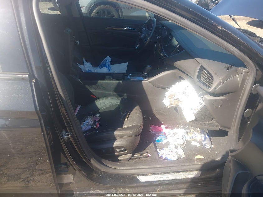 2018 Buick Regal Sportback Essence