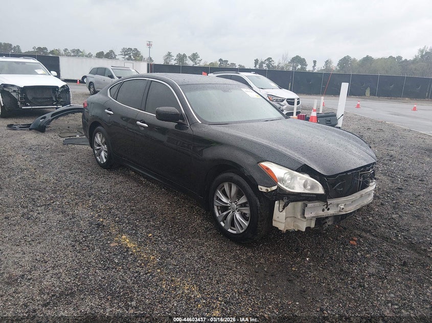 2013 Infiniti M37