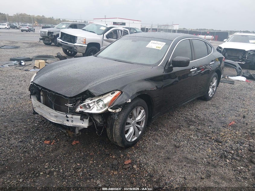 2013 Infiniti M37