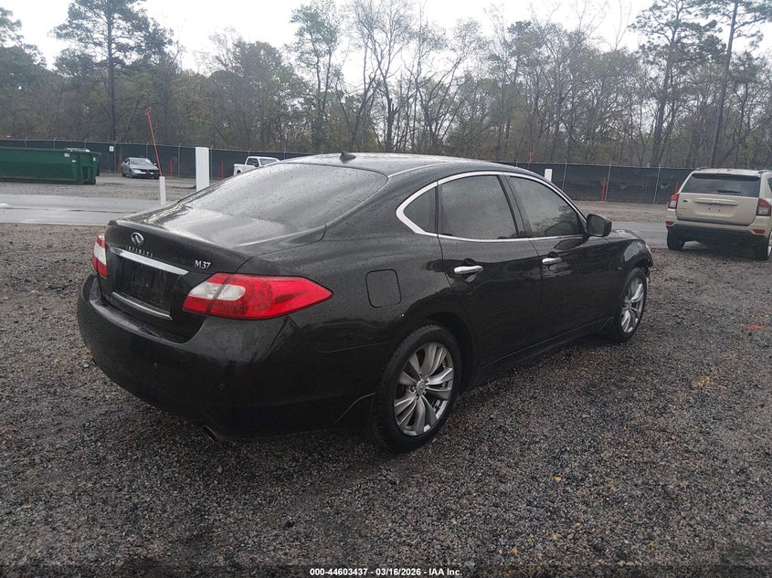 2013 Infiniti M37