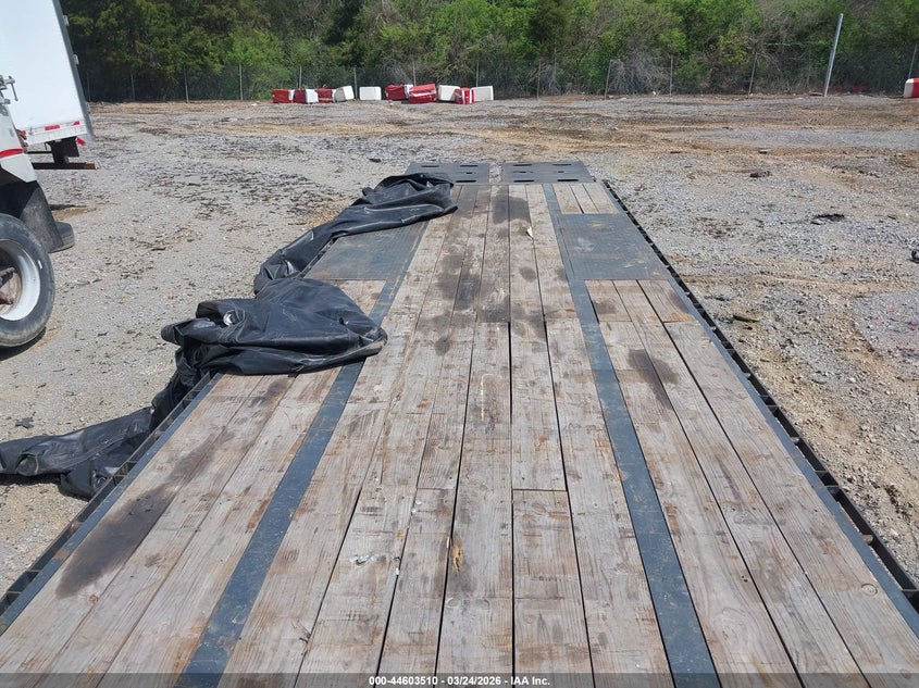 2025 DAVIDSON TRAILERS LLC 40' GOOSENECK TRAILER auction photo 8