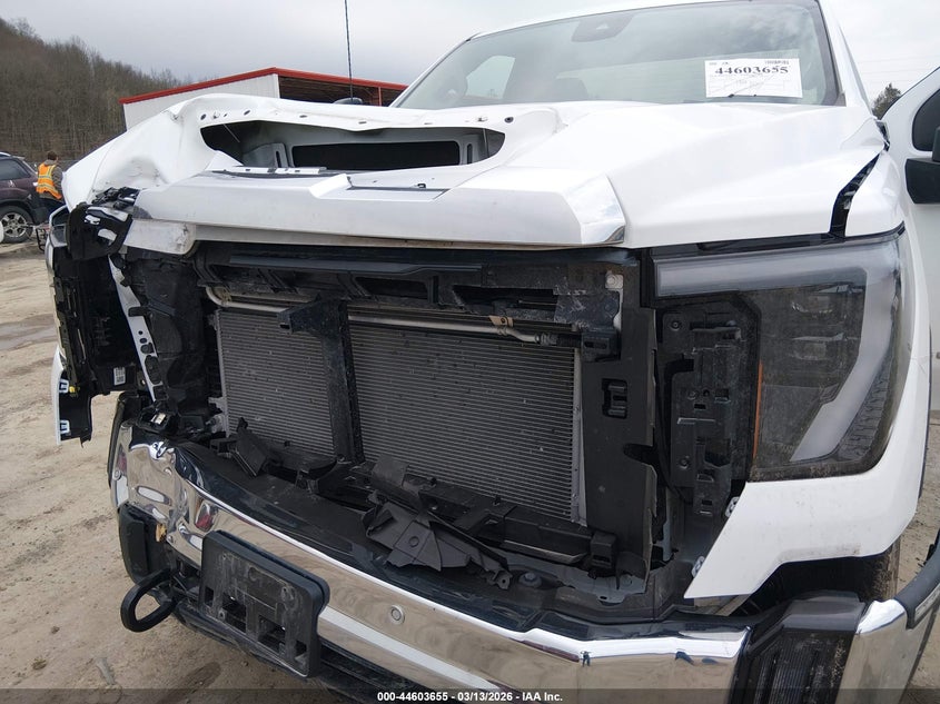 2025 Gmc SIERRA 2500Hd 4Wd Long Bed Pro white Lot 111044603655 Vin 1GT3ULE72SF206459