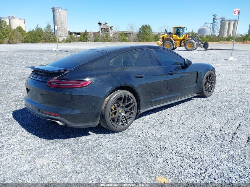 2018 Porsche Panamera 4
