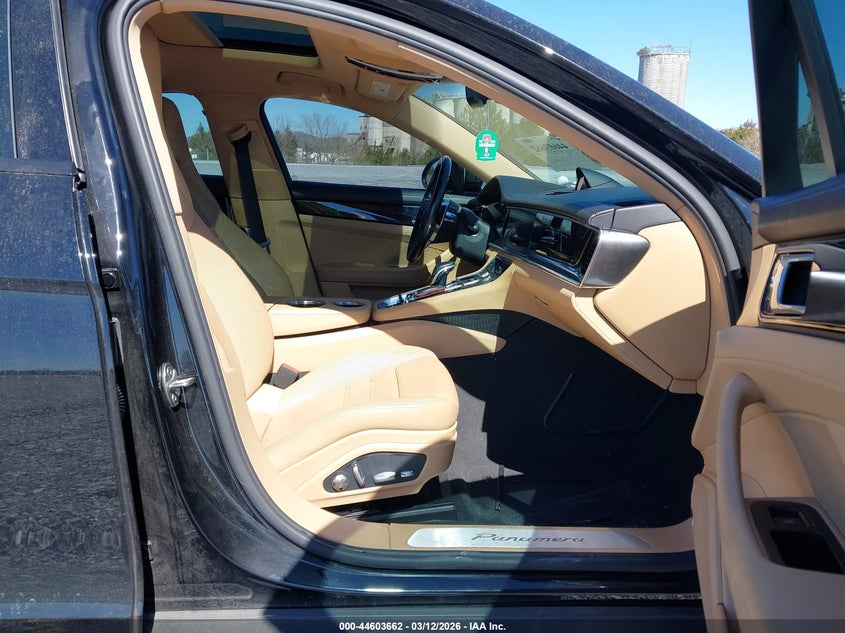 2018 Porsche Panamera 4