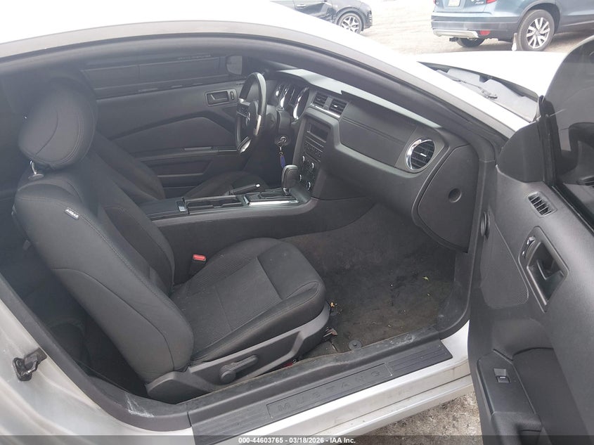 2014 Ford Mustang V6/V6 Premium