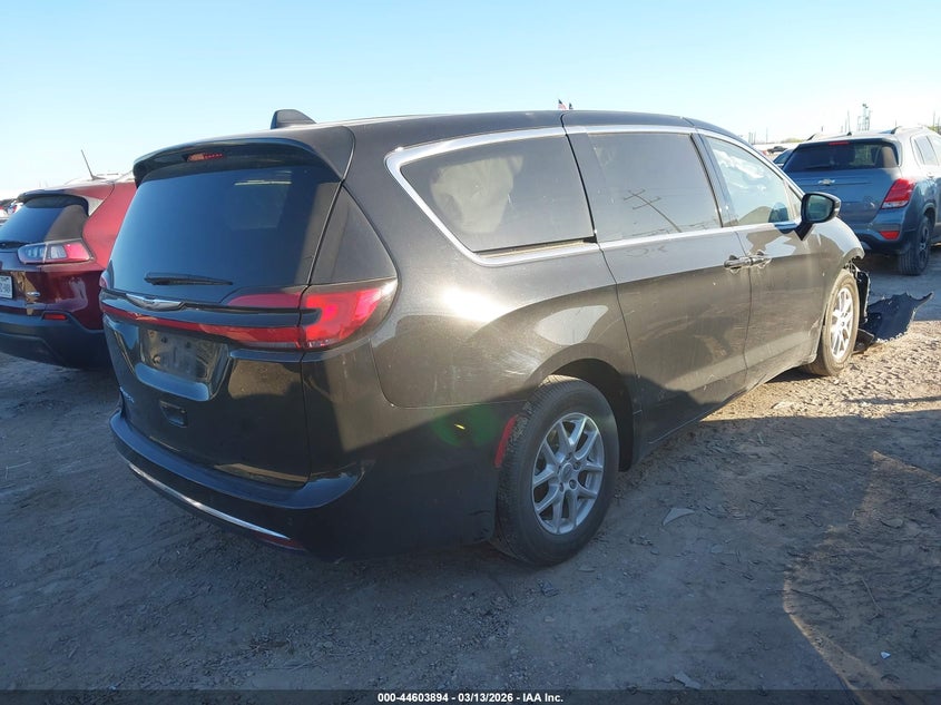 2025 Chrysler Pacifica Select