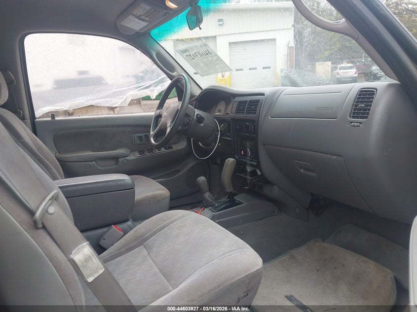 2002 Toyota Tacoma Base V6