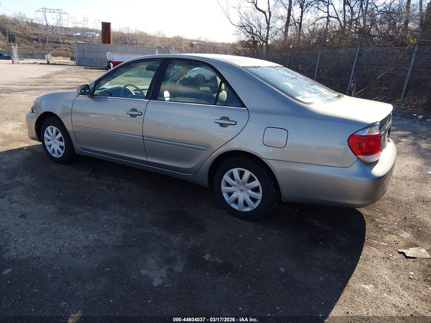 2005 Toyota Camry Le