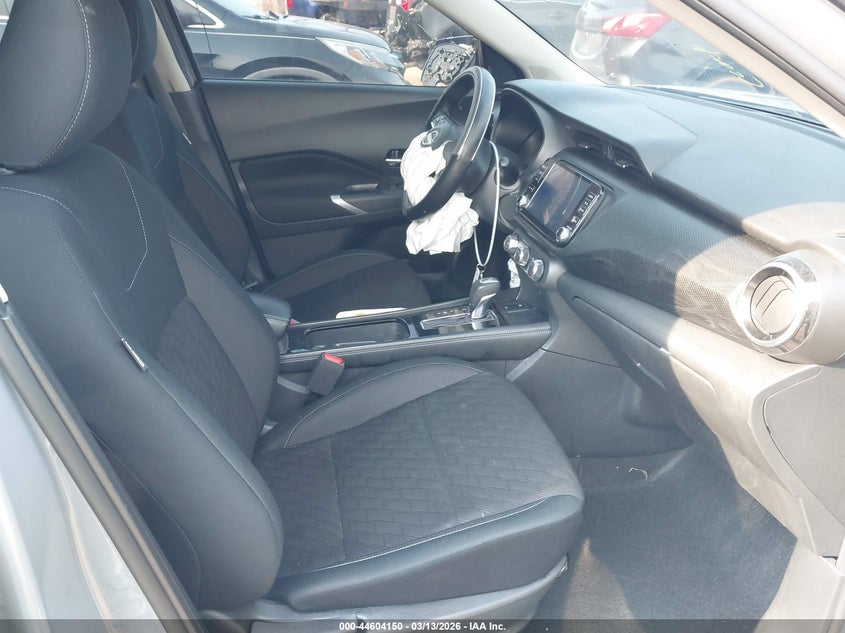 2024 Nissan Kicks Sv Xtronic Cvt
