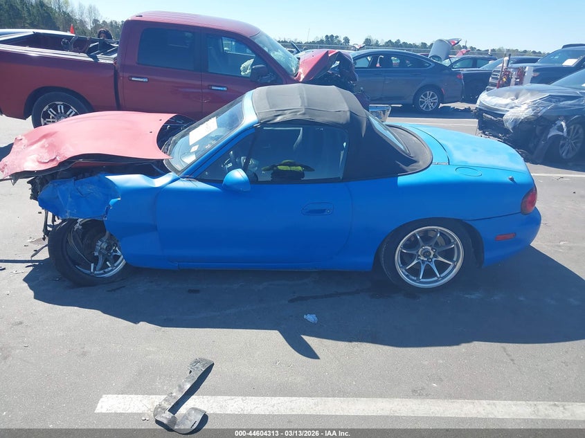 2004 Mazda Mx-5 Miata Cloth VIN: JM1NB353240403021 Lot: 44604313