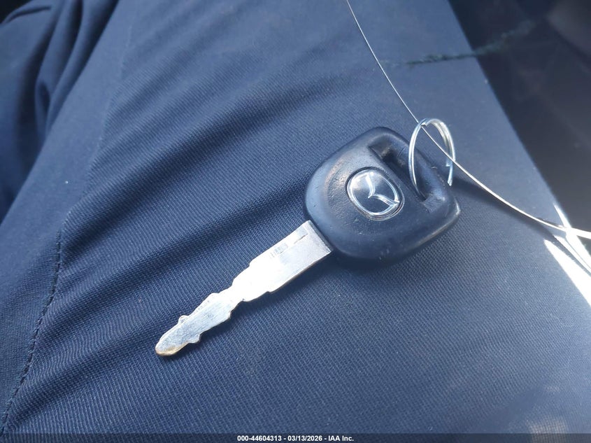 2004 Mazda Mx-5 Miata Cloth VIN: JM1NB353240403021 Lot: 44604313