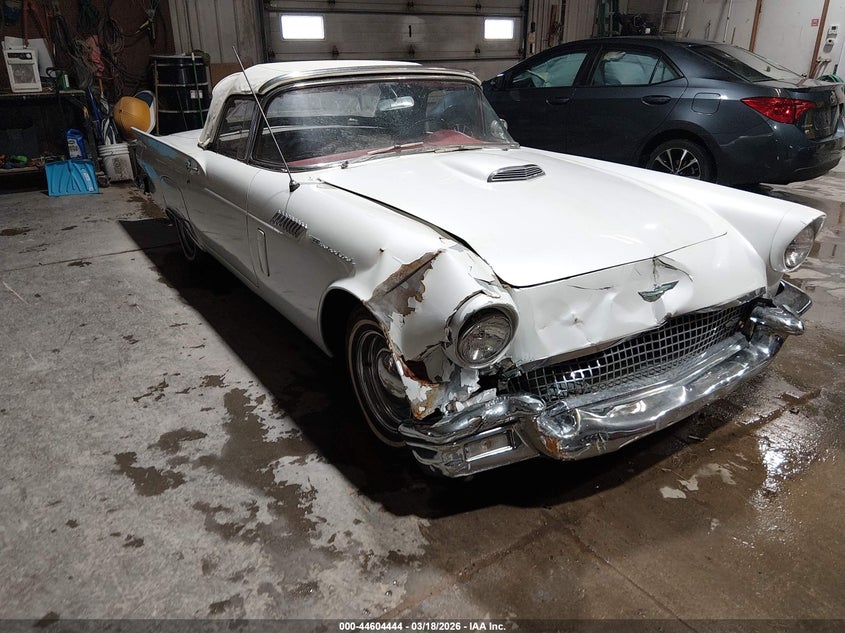 1957 Ford Thunderbird